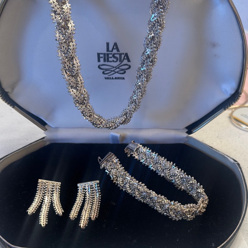 Fiesta Silver Necklace and Jewelry Set